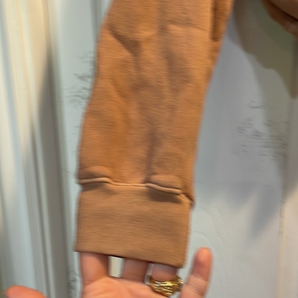 Barry’s Bootcamp Tan Tie Dye Cropped Sweatshirt XS - Picture 8 of 8